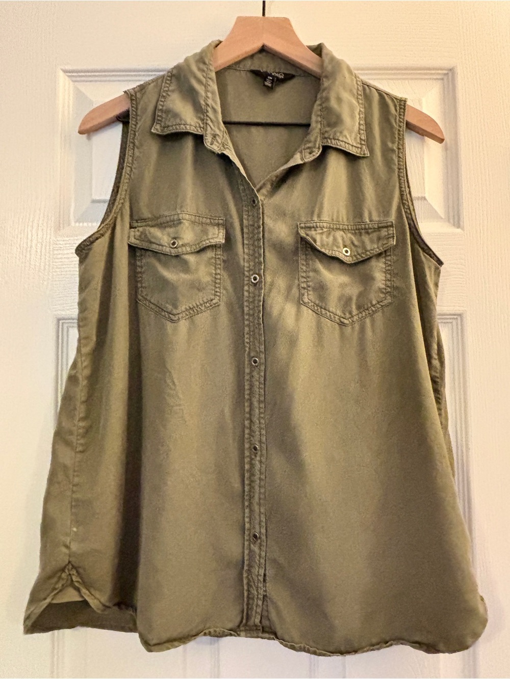 Buffalo David Bitton Green Sleeveless Button-Front Utility Top